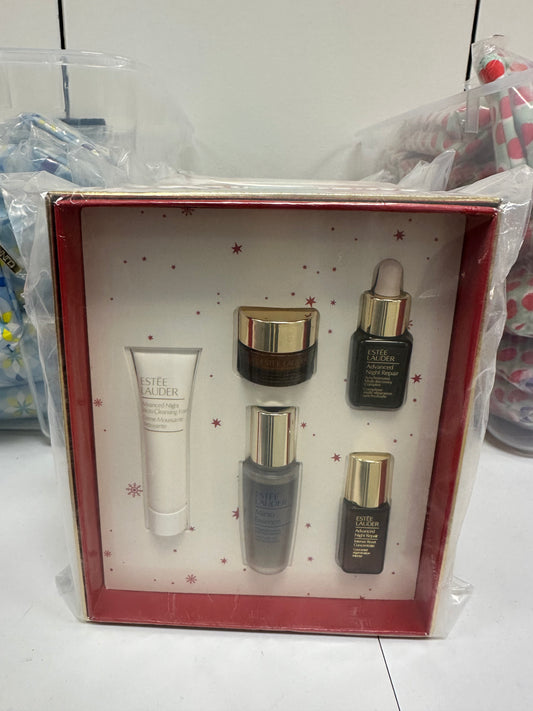 Estee Lauder Holiday Gift Set